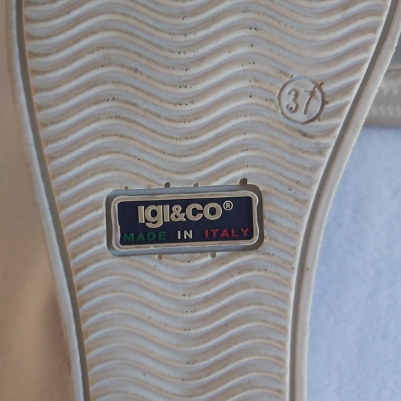 Shoes - Picture 5 of 5